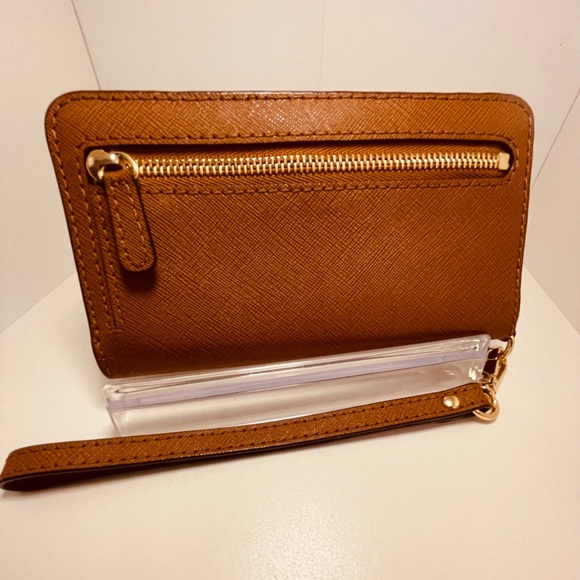 Michael Kors, wristlet wallet - Picture 2 of 9